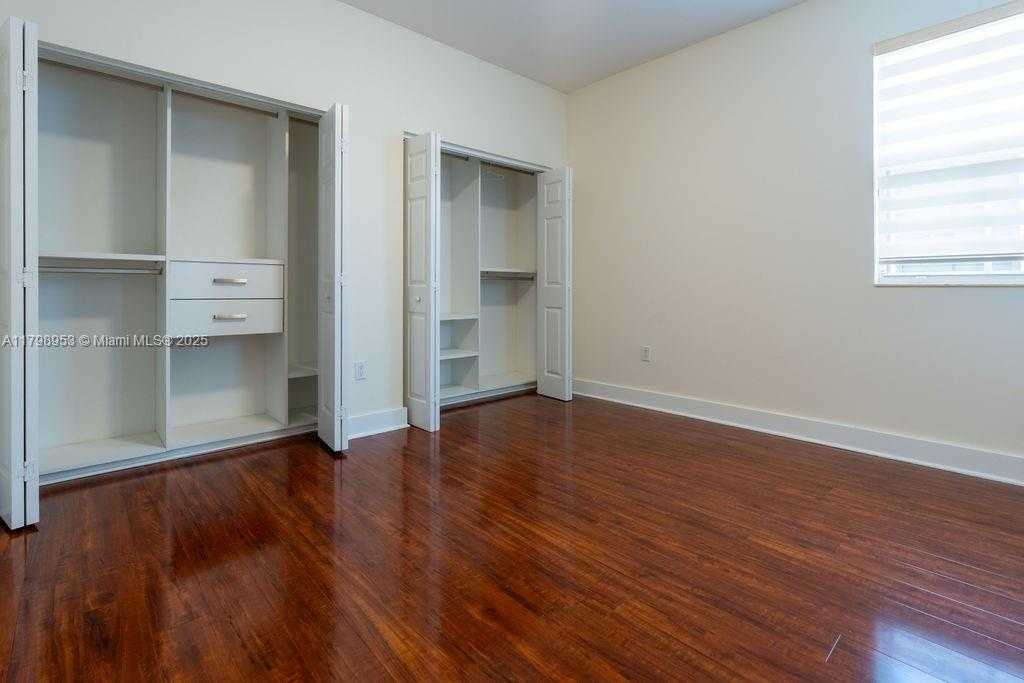 Small Image of 10464 NORTH WEST 70TH LN, Doral Number 22