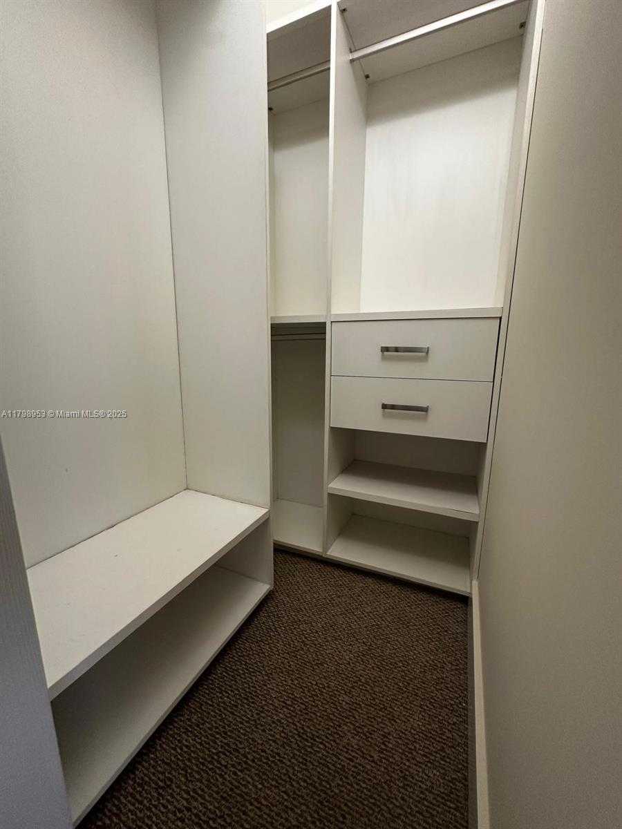 Small Image of 10464 NORTH WEST 70TH LN, Doral Number 23