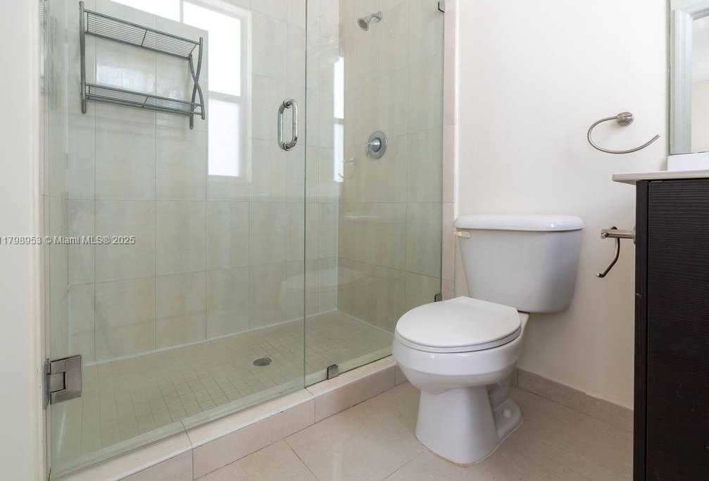 Small Image of 10464 NORTH WEST 70TH LN, Doral Number 34