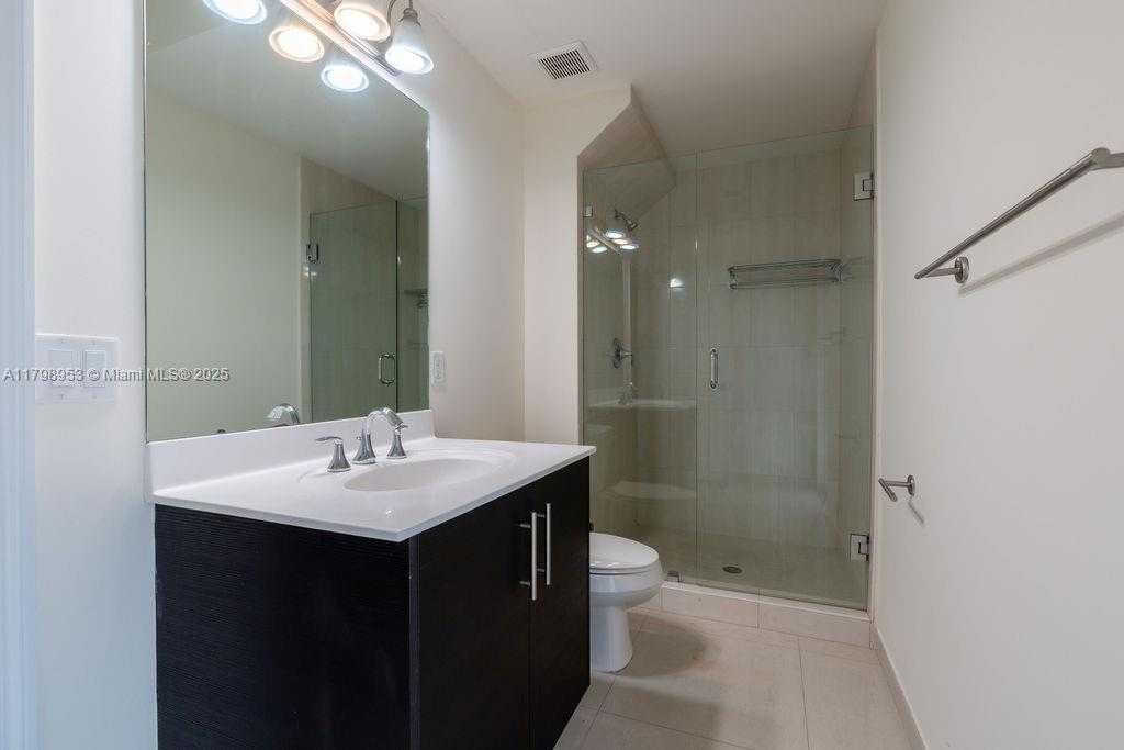 Small Image of 10464 NORTH WEST 70TH LN, Doral Number 42