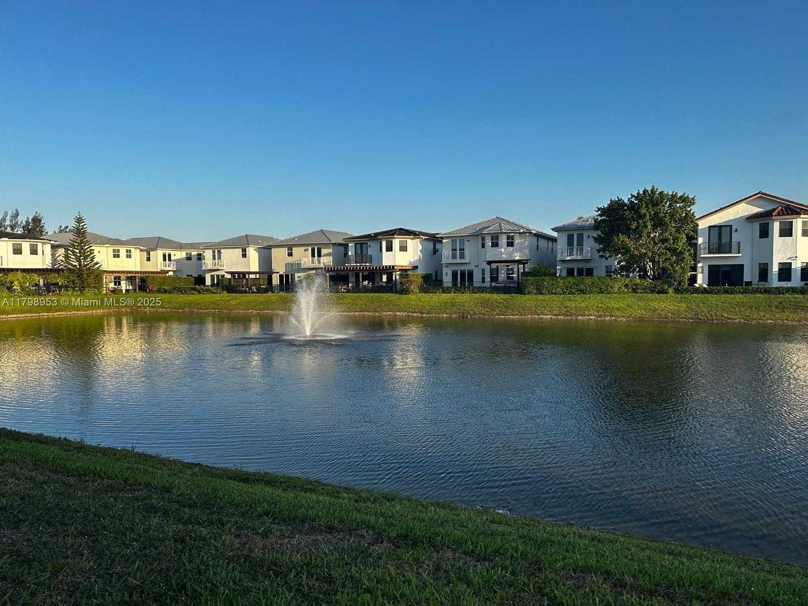 Small Image of 10464 NORTH WEST 70TH LN, Doral Number 5