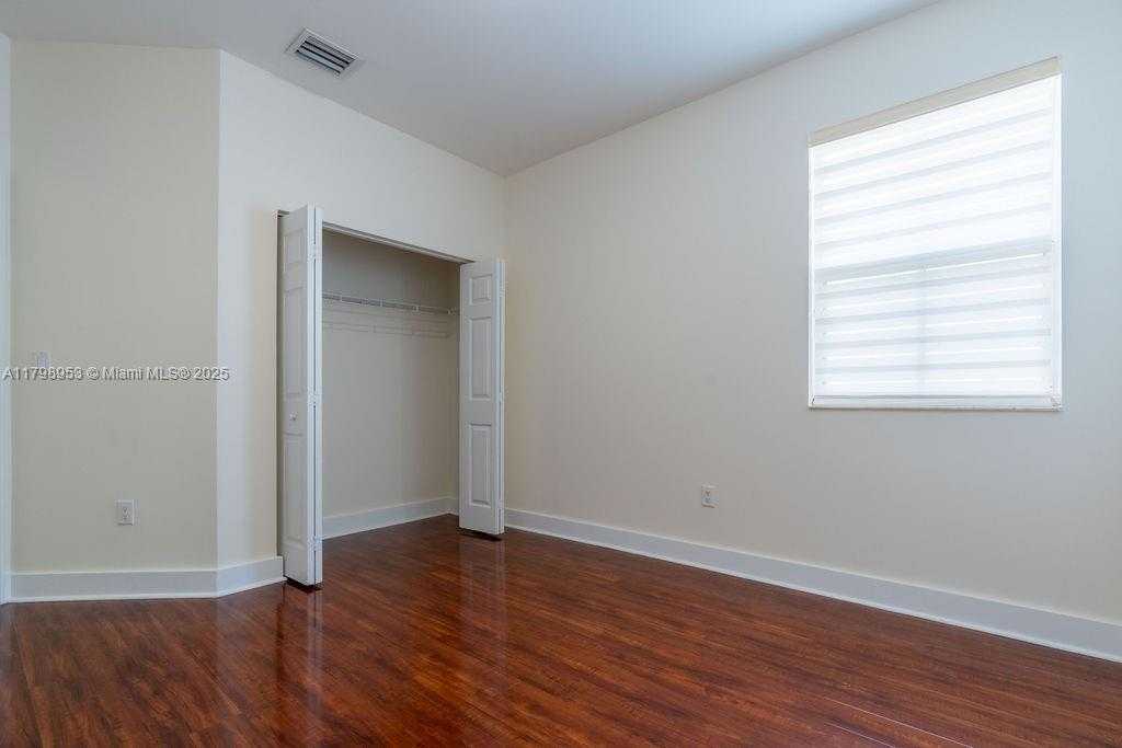 Small Image of 10464 NORTH WEST 70TH LN, Doral Number 50