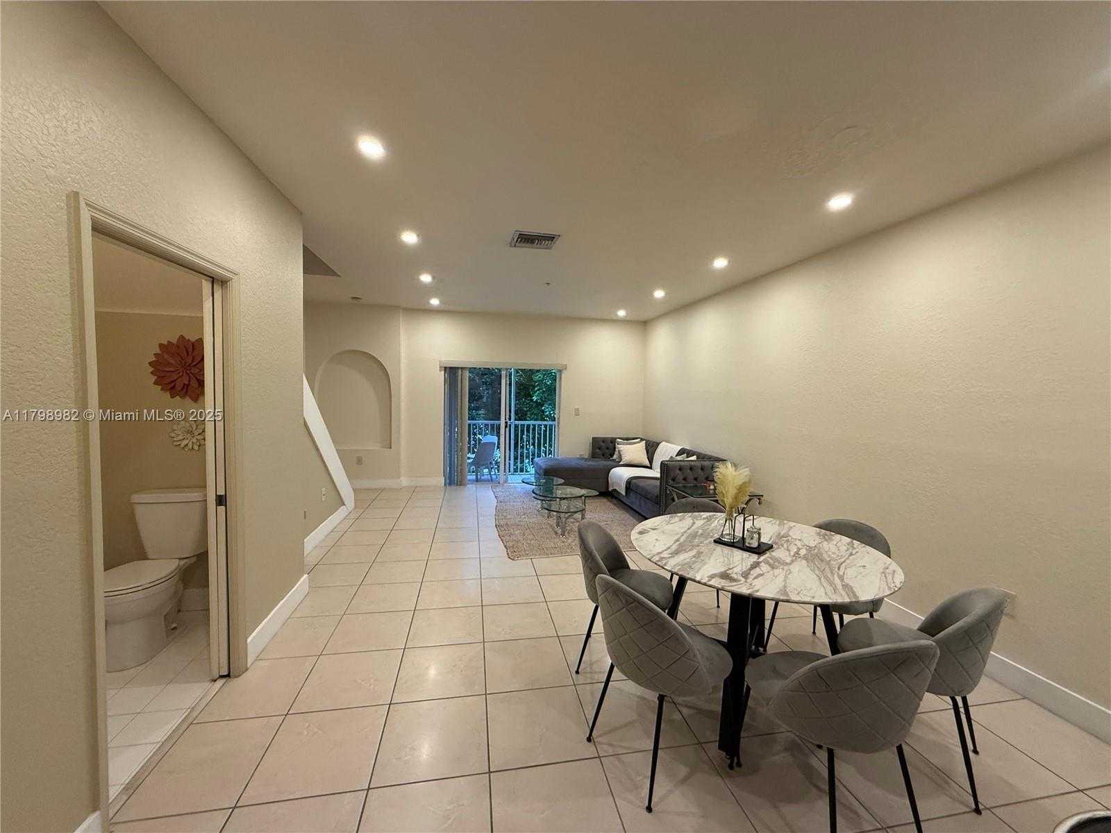 Small Image of 5660 NORTH WEST 115TH CT #212, Doral Number 4