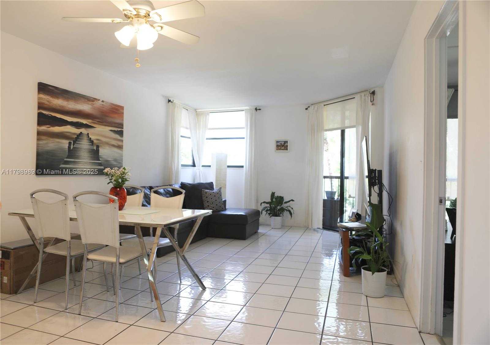 Small Image of 55 OCEAN LANE DR #3030, Key Biscayne Number 10