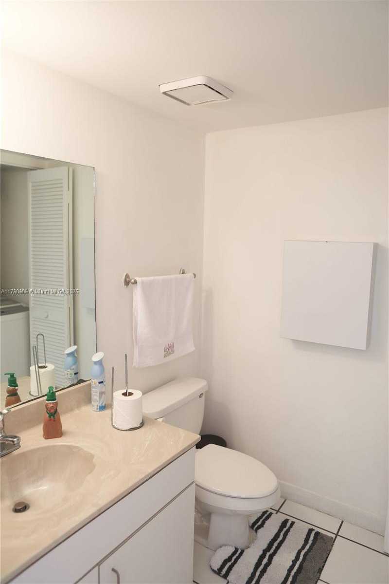 Small Image of 55 OCEAN LANE DR #3030, Key Biscayne Number 15
