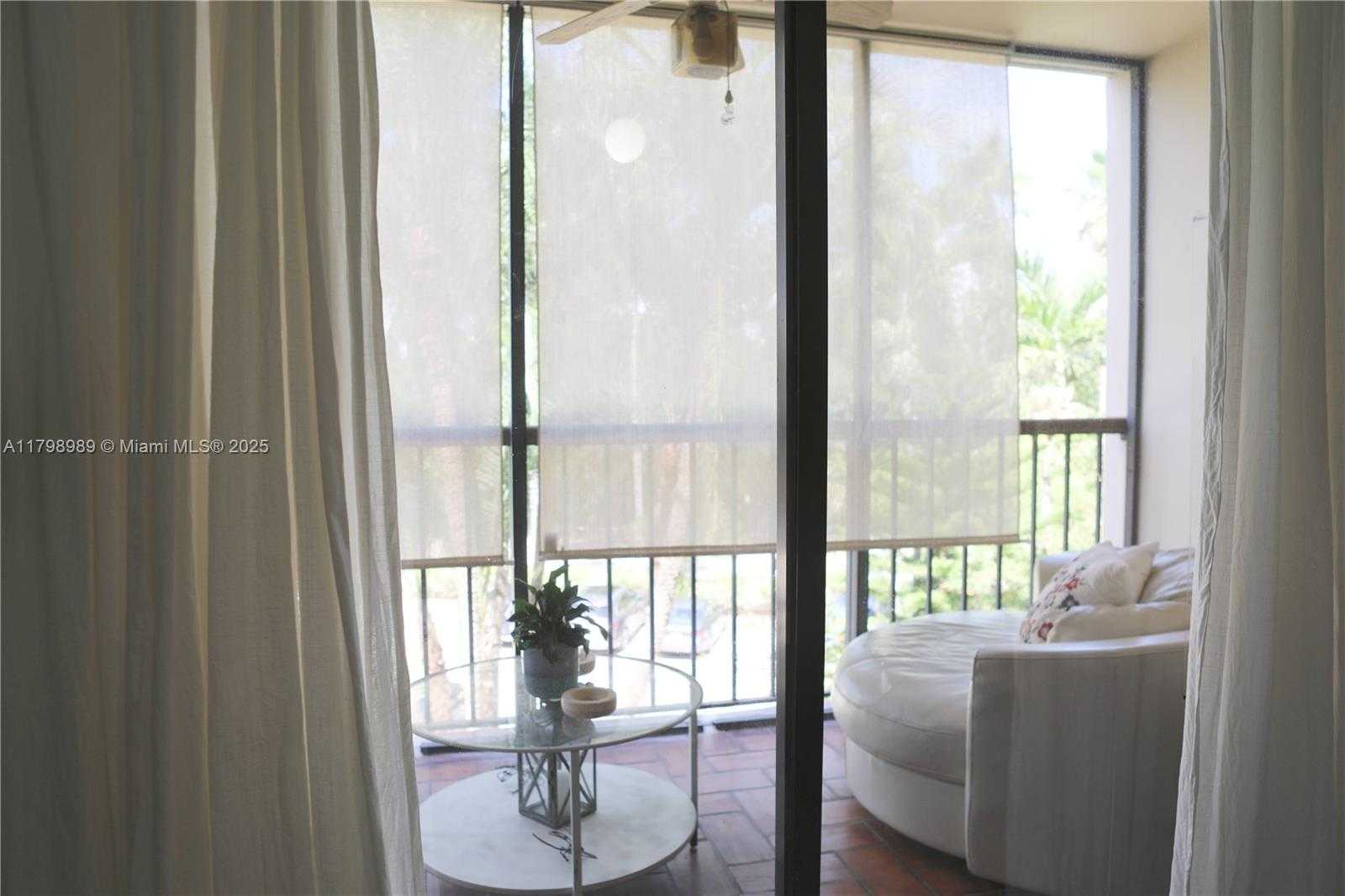 Small Image of 55 OCEAN LANE DR #3030, Key Biscayne Number 22