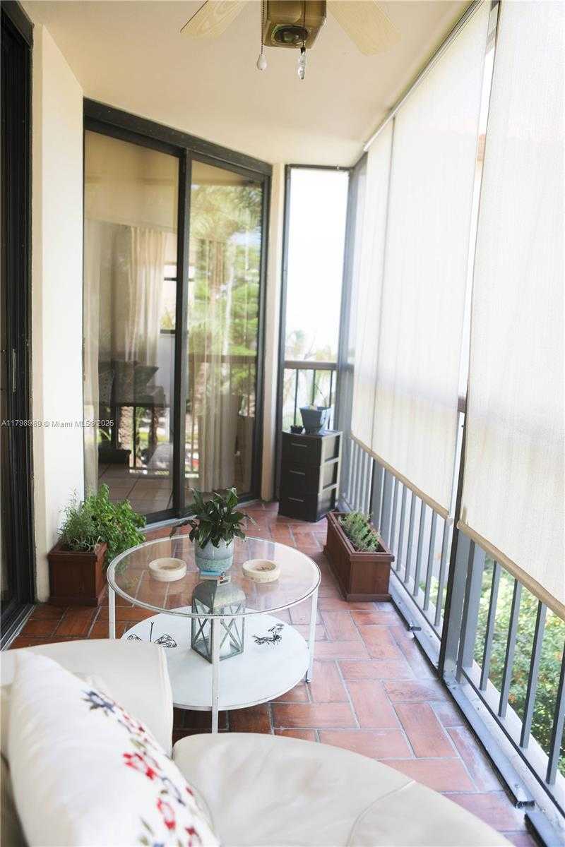 Small Image of 55 OCEAN LANE DR #3030, Key Biscayne Number 23