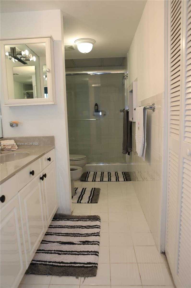 Small Image of 55 OCEAN LANE DR #3030, Key Biscayne Number 25