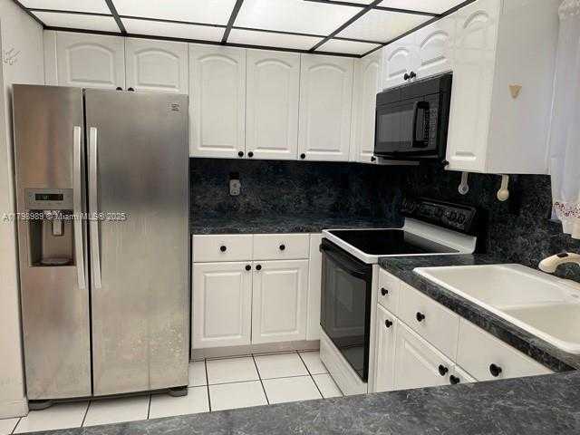 Small Image of 55 OCEAN LANE DR #3030, Key Biscayne Number 31