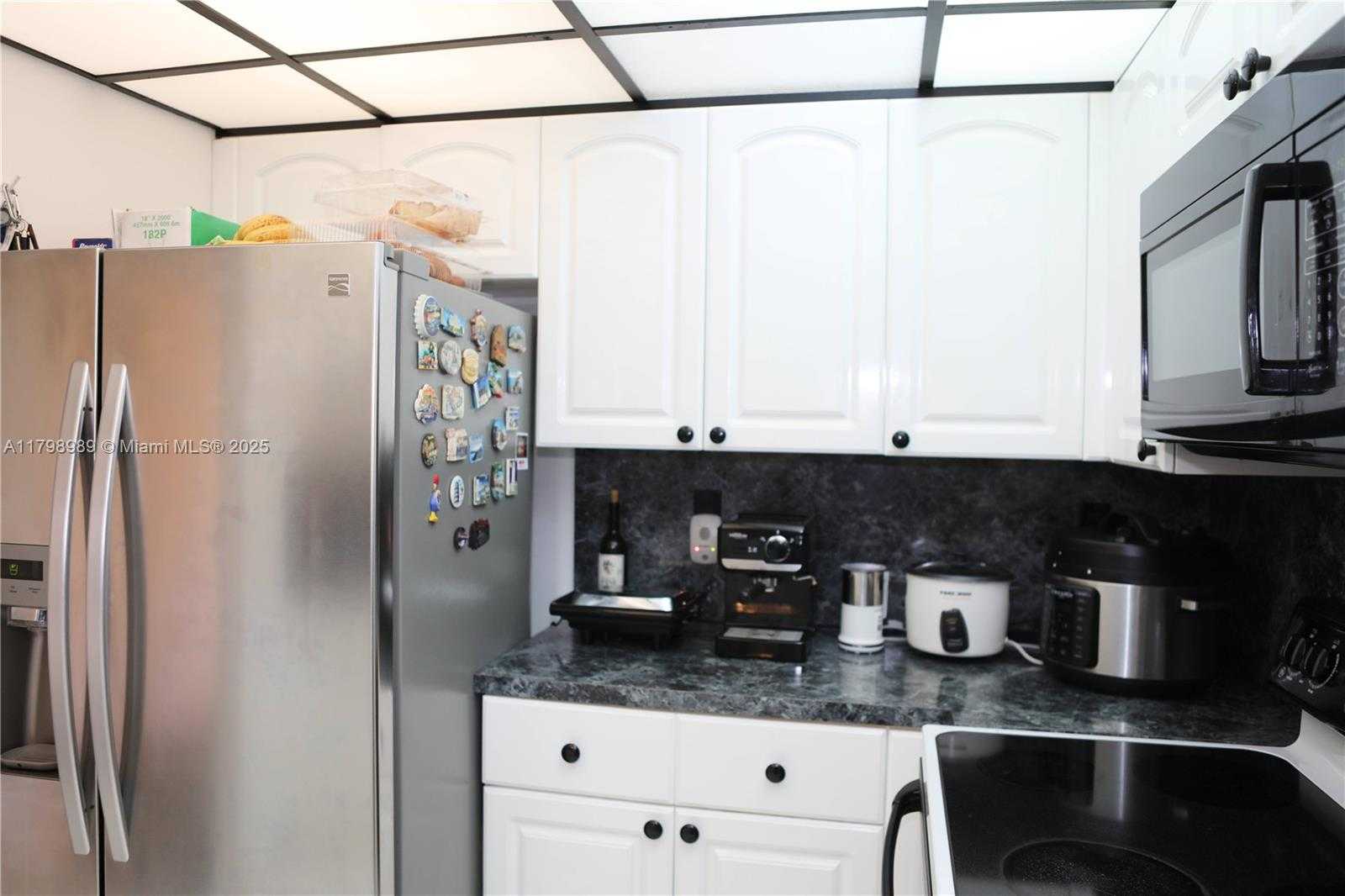 Small Image of 55 OCEAN LANE DR #3030, Key Biscayne Number 36