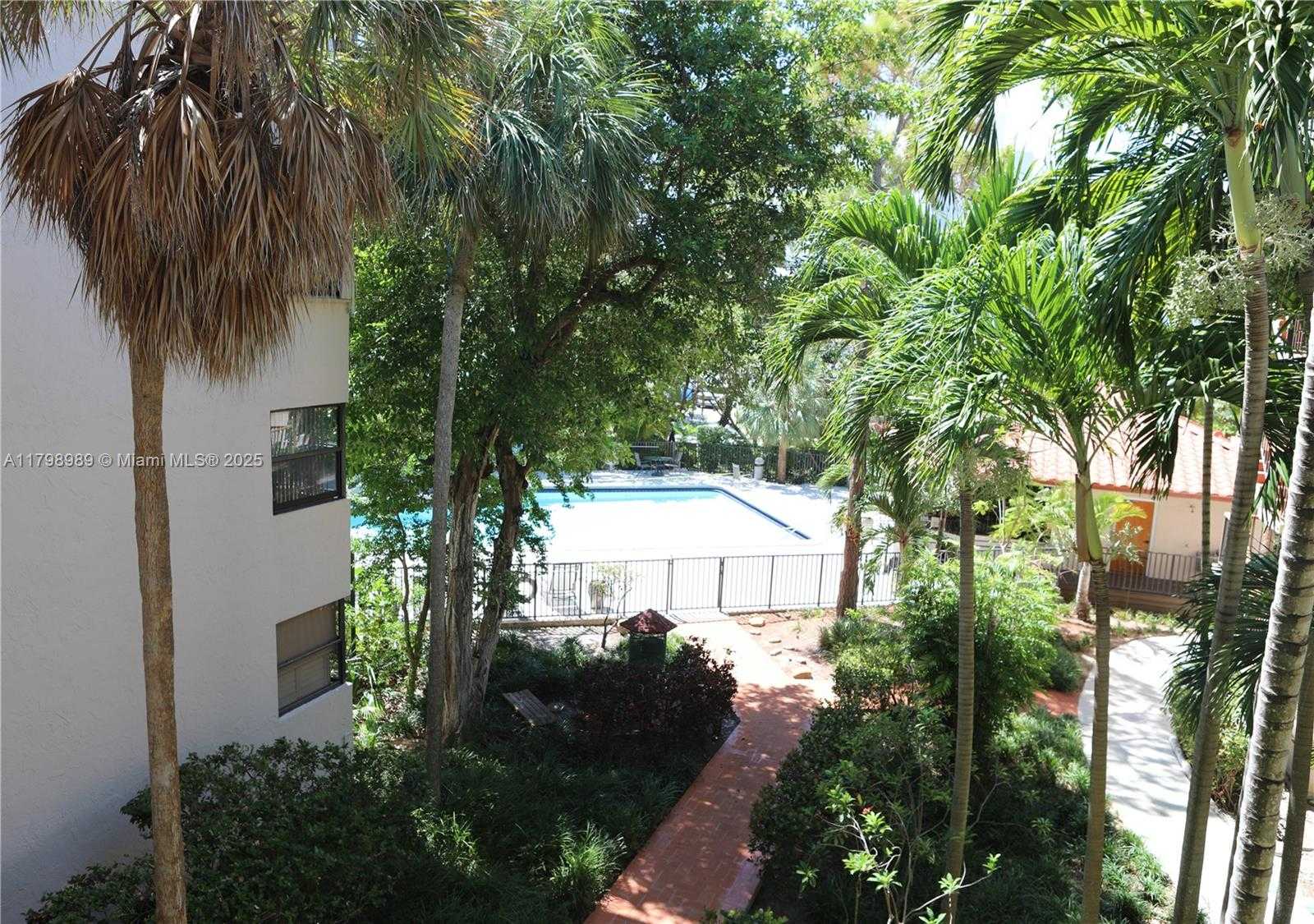 Small Image of 55 OCEAN LANE DR #3030, Key Biscayne Number 38