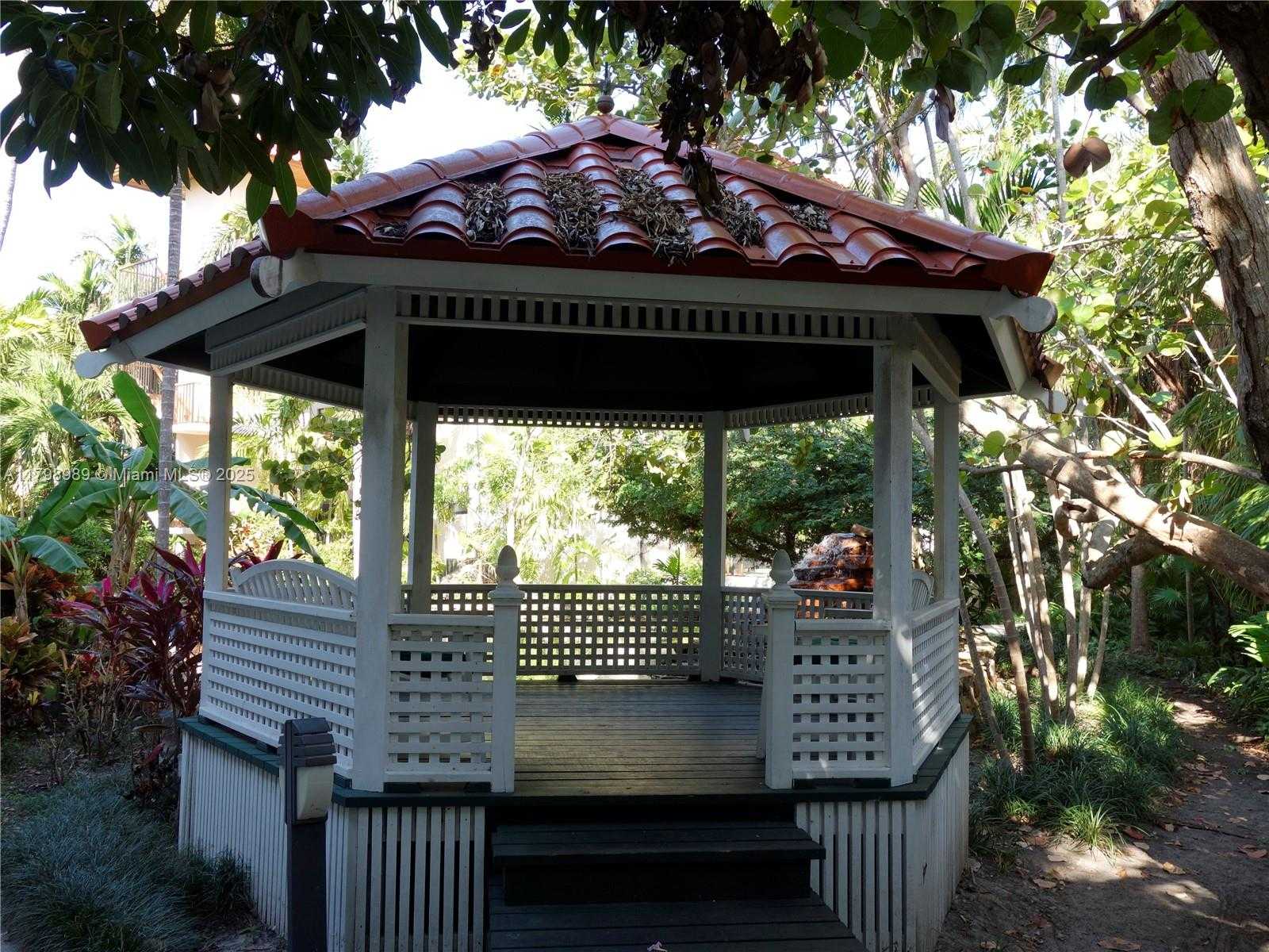 Small Image of 55 OCEAN LANE DR #3030, Key Biscayne Number 44
