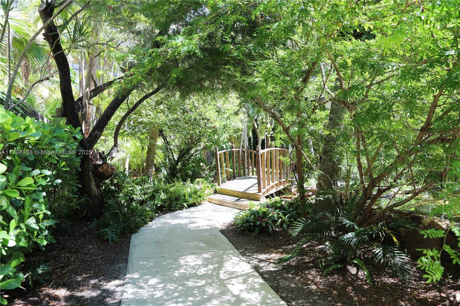 Small Image of 55 OCEAN LANE DR #3030, Key Biscayne Number 46