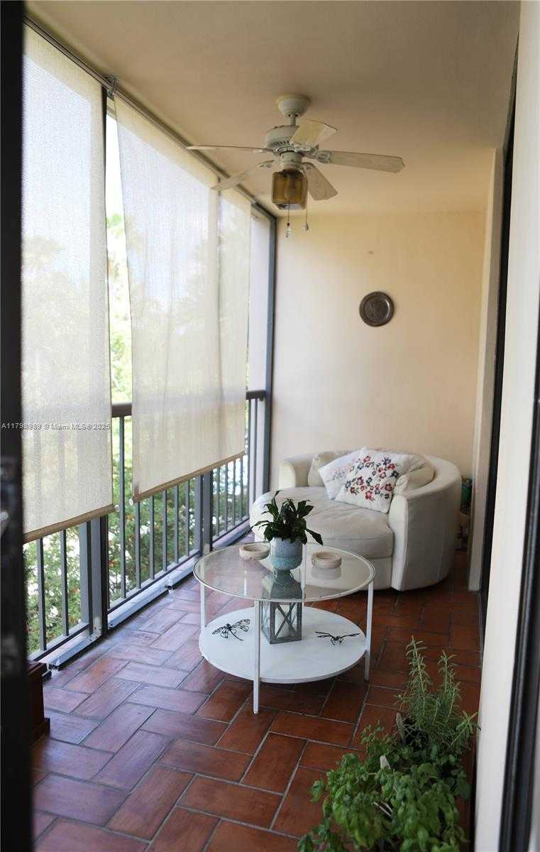 Small Image of 55 OCEAN LANE DR #3030, Key Biscayne Number 8