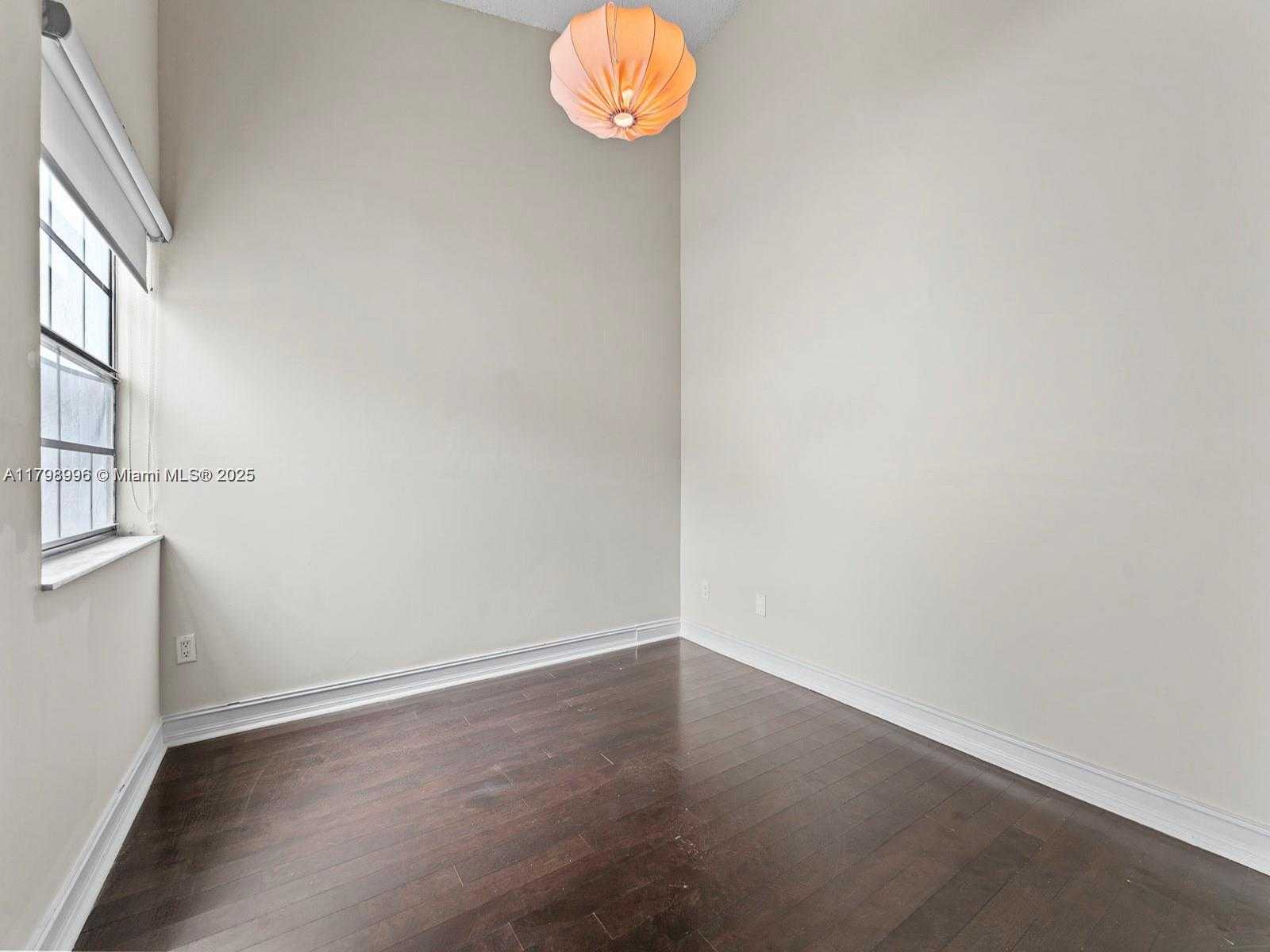 Small Image of 3501 MAGELLAN #638, Aventura Number 15