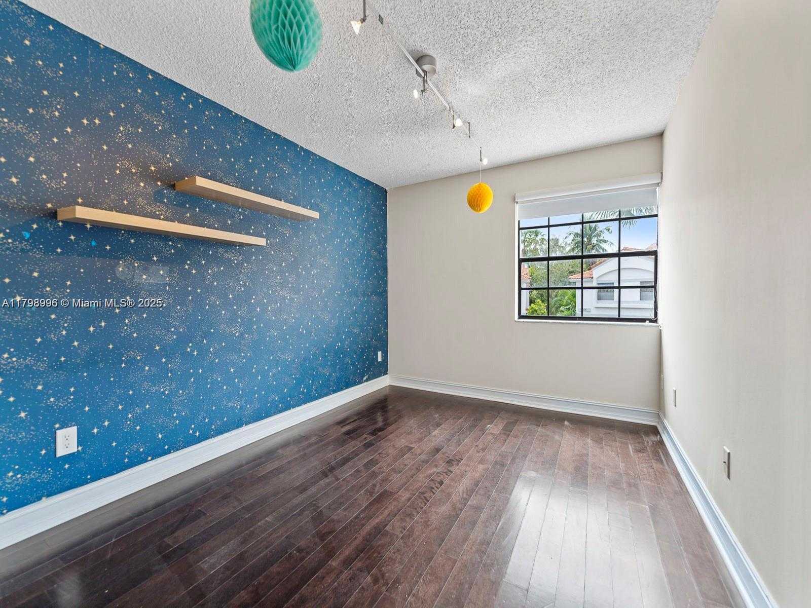 Small Image of 3501 MAGELLAN #638, Aventura Number 18