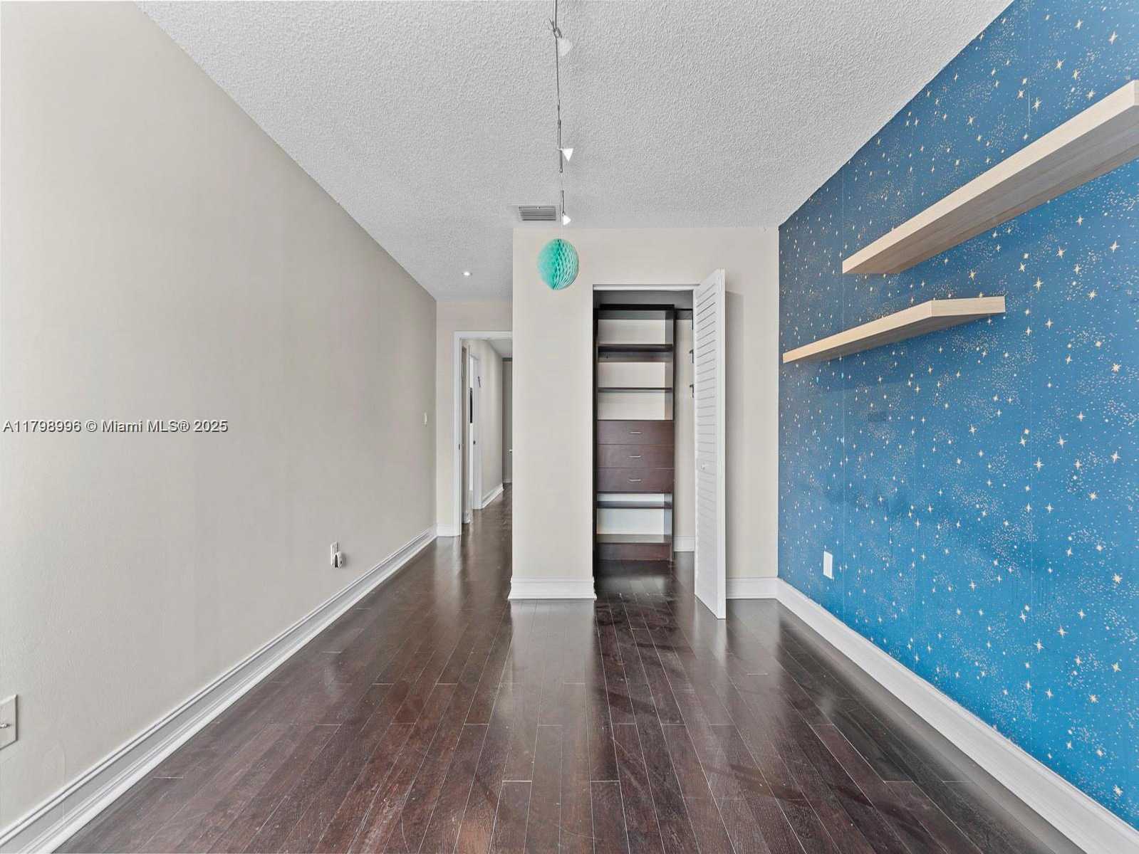 Small Image of 3501 MAGELLAN #638, Aventura Number 19