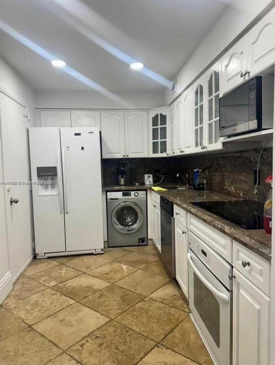Small Image of 6770 INDIAN CREEK DR #TSB, Miami Beach Number 4