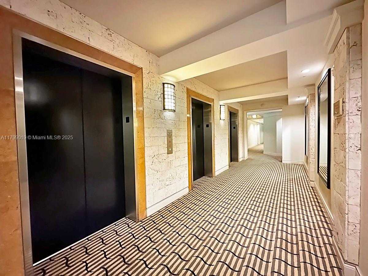 Small Image of 801 BRICKELL KEY BLVD #802, Miami Number 30