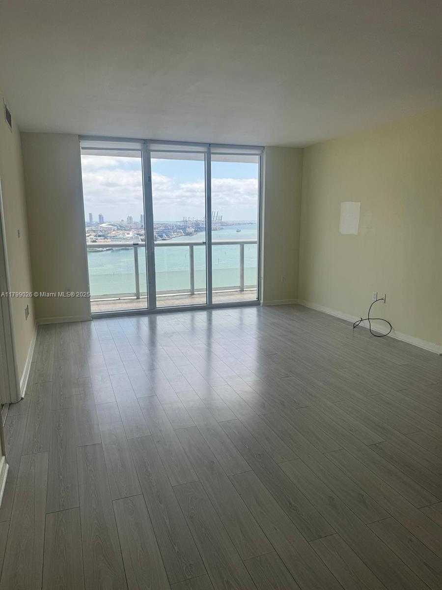 Small Image of 50 BISCAYNE BLVD #2204, Miami Number 2