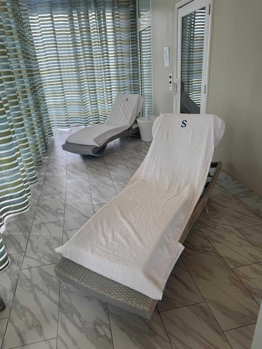 Small Image of 50 BISCAYNE BLVD #2204, Miami Number 4