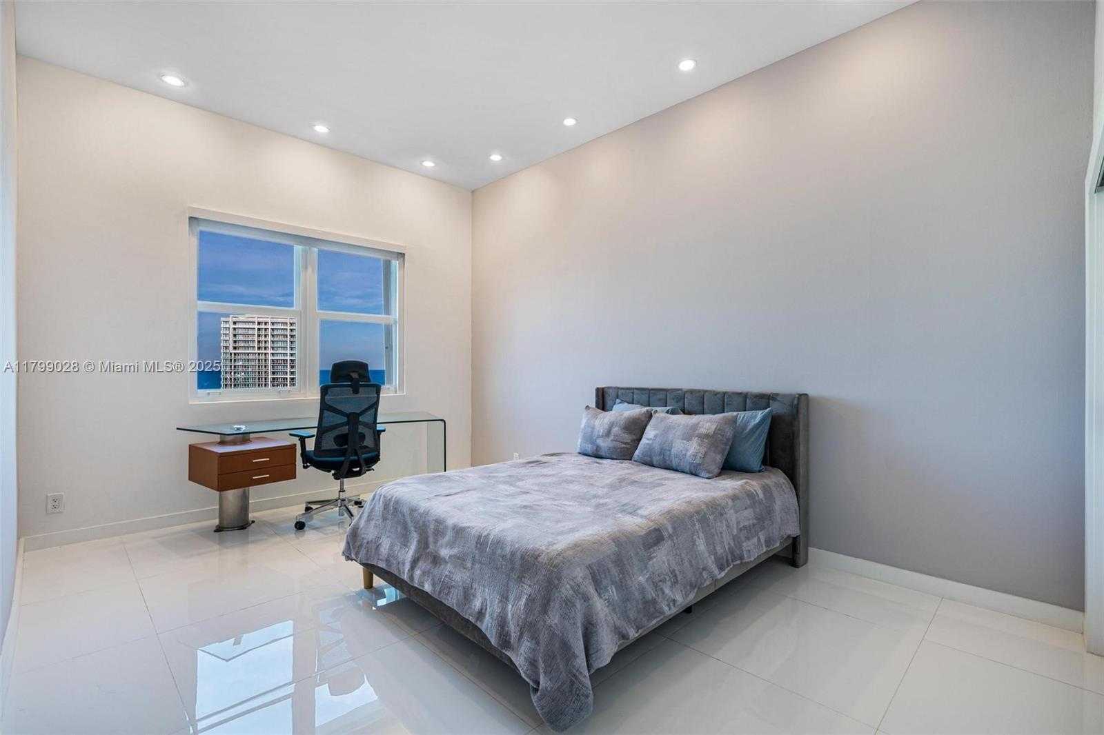 Small Image of 6770 INDIAN CREEK DR #TS-P, Miami Beach Number 11