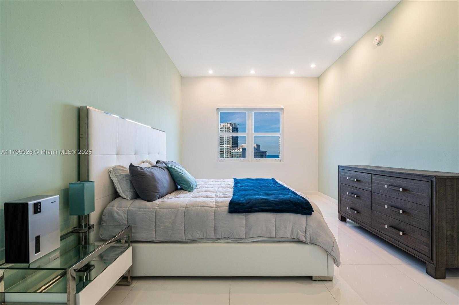 Small Image of 6770 INDIAN CREEK DR #TS-P, Miami Beach Number 16