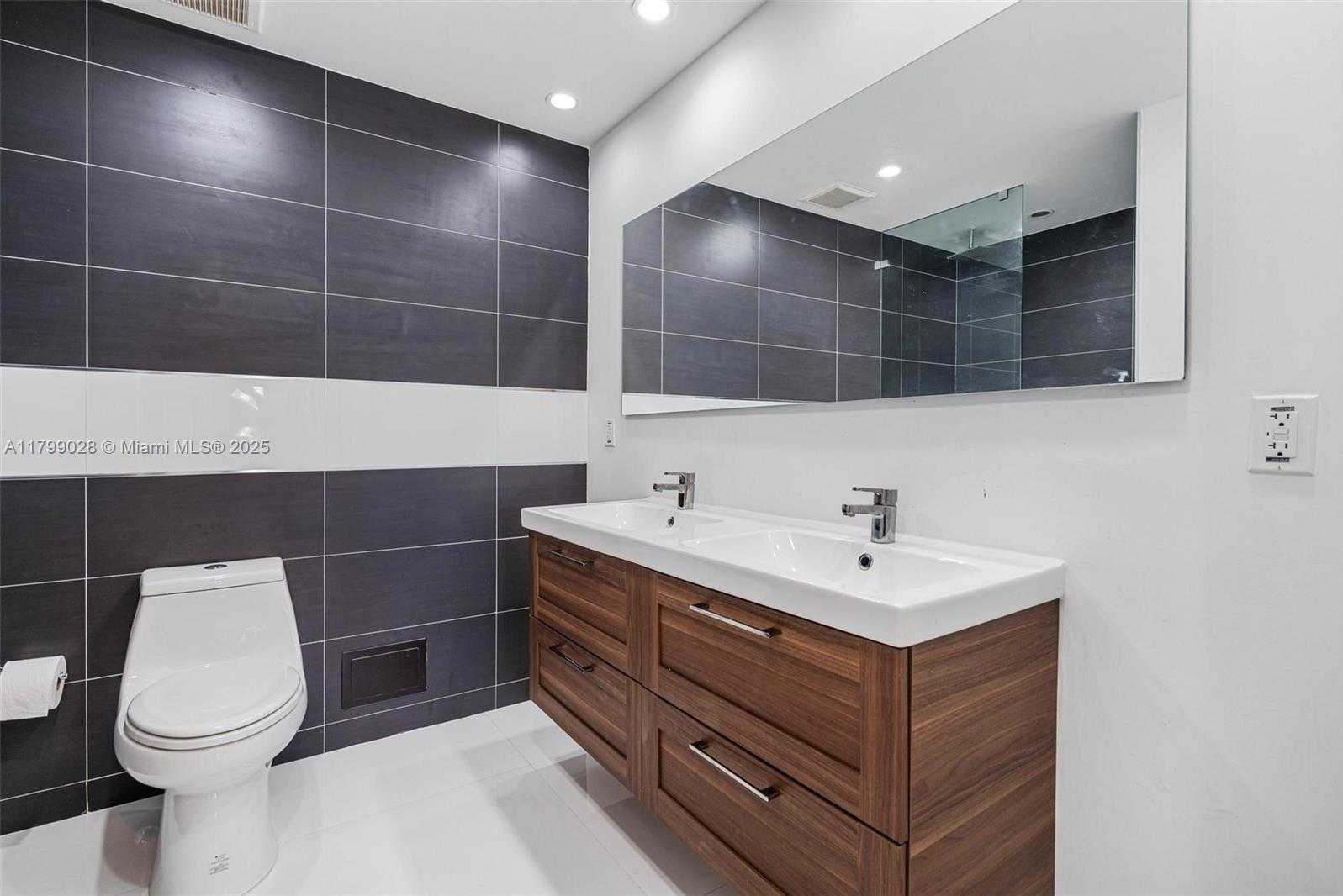 Small Image of 6770 INDIAN CREEK DR #TS-P, Miami Beach Number 17