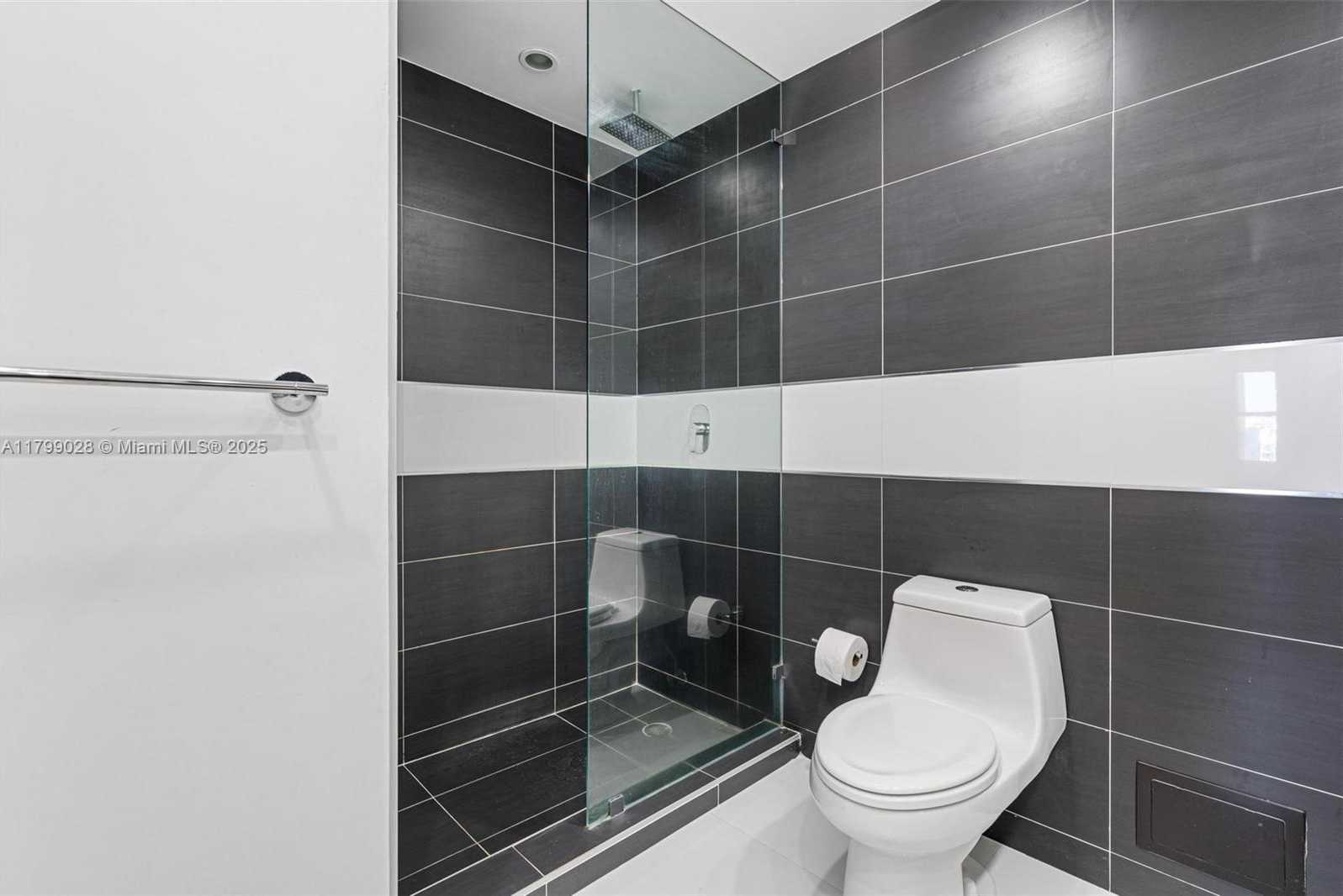 Small Image of 6770 INDIAN CREEK DR #TS-P, Miami Beach Number 18