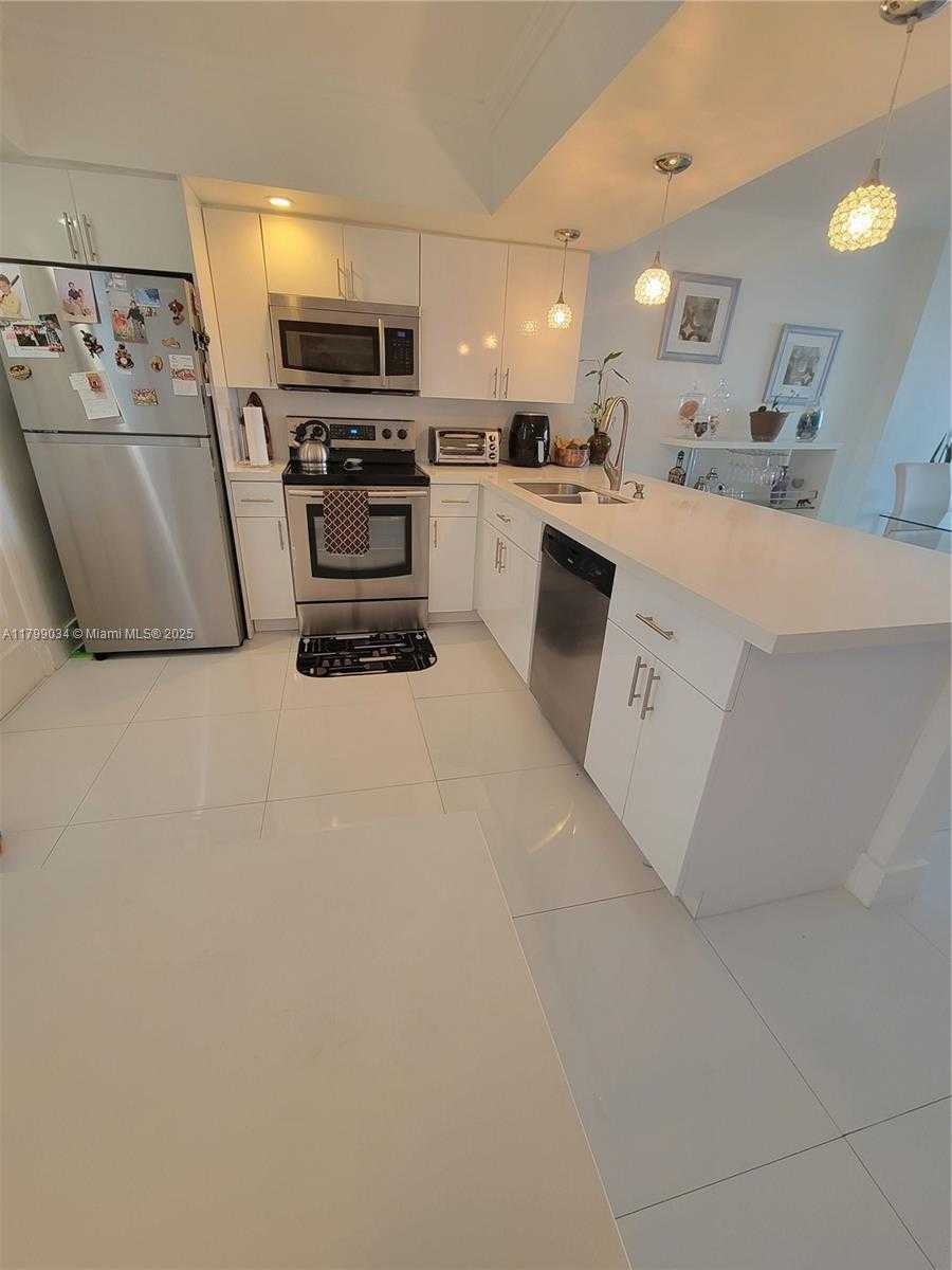 Small Image of 3703 NORTH EAST 166TH ST #808, North Miami Beach Number 2