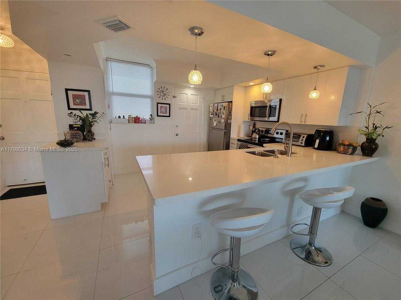 Small Image of 3703 NORTH EAST 166TH ST #808, North Miami Beach Number 3