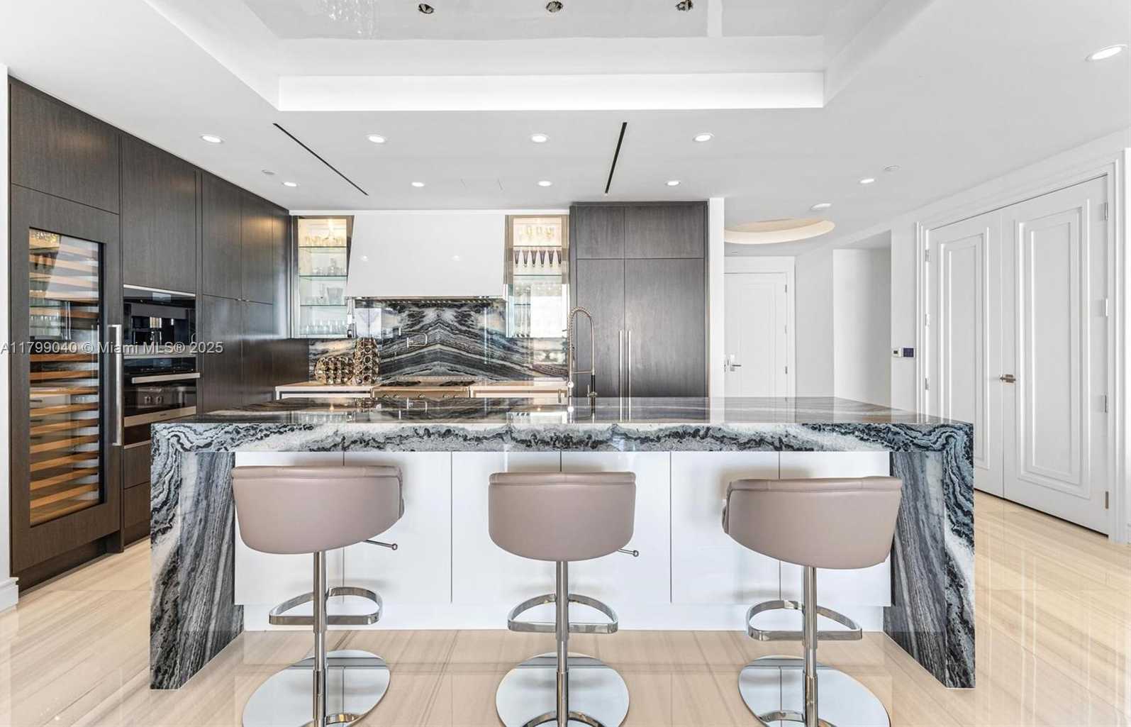 Small Image of 17901 COLLINS AVE #3806, Sunny Isles Beach Number 5