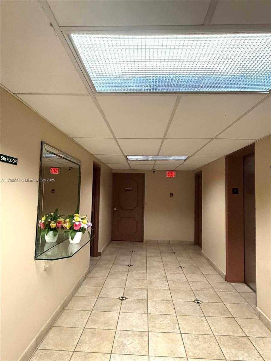 Small Image of 851 THREE ISLANDS BLVD #505, Hallandale Beach Number 27