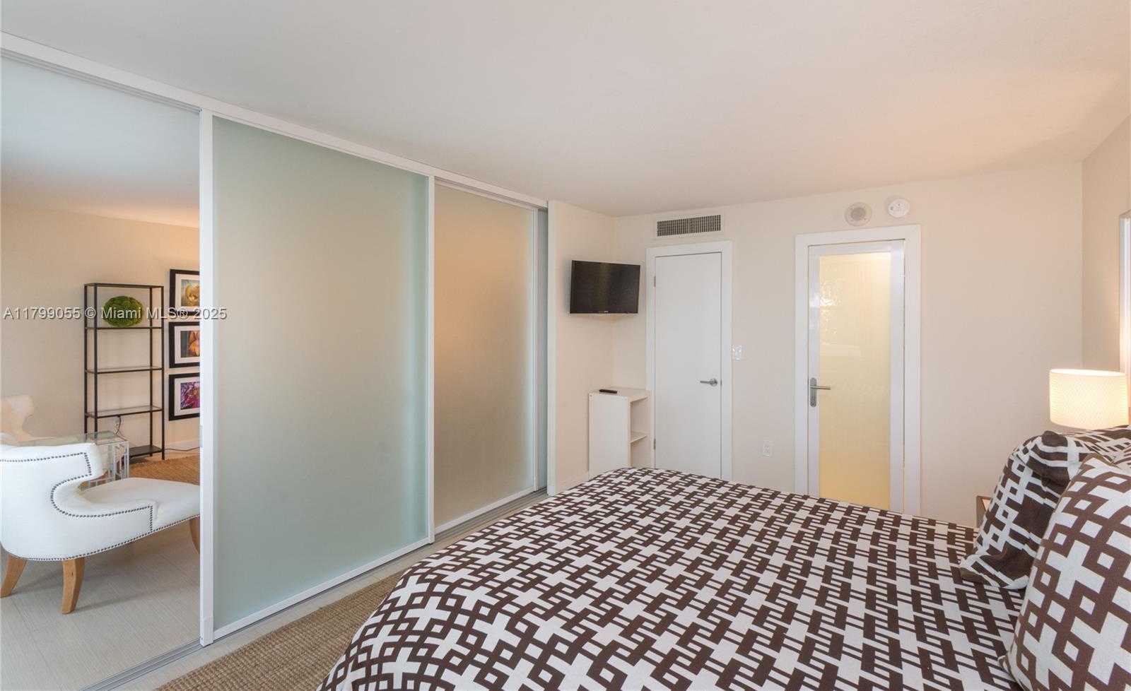 Small Image of 1020 MERIDIAN AVE #307, Miami Beach Number 10