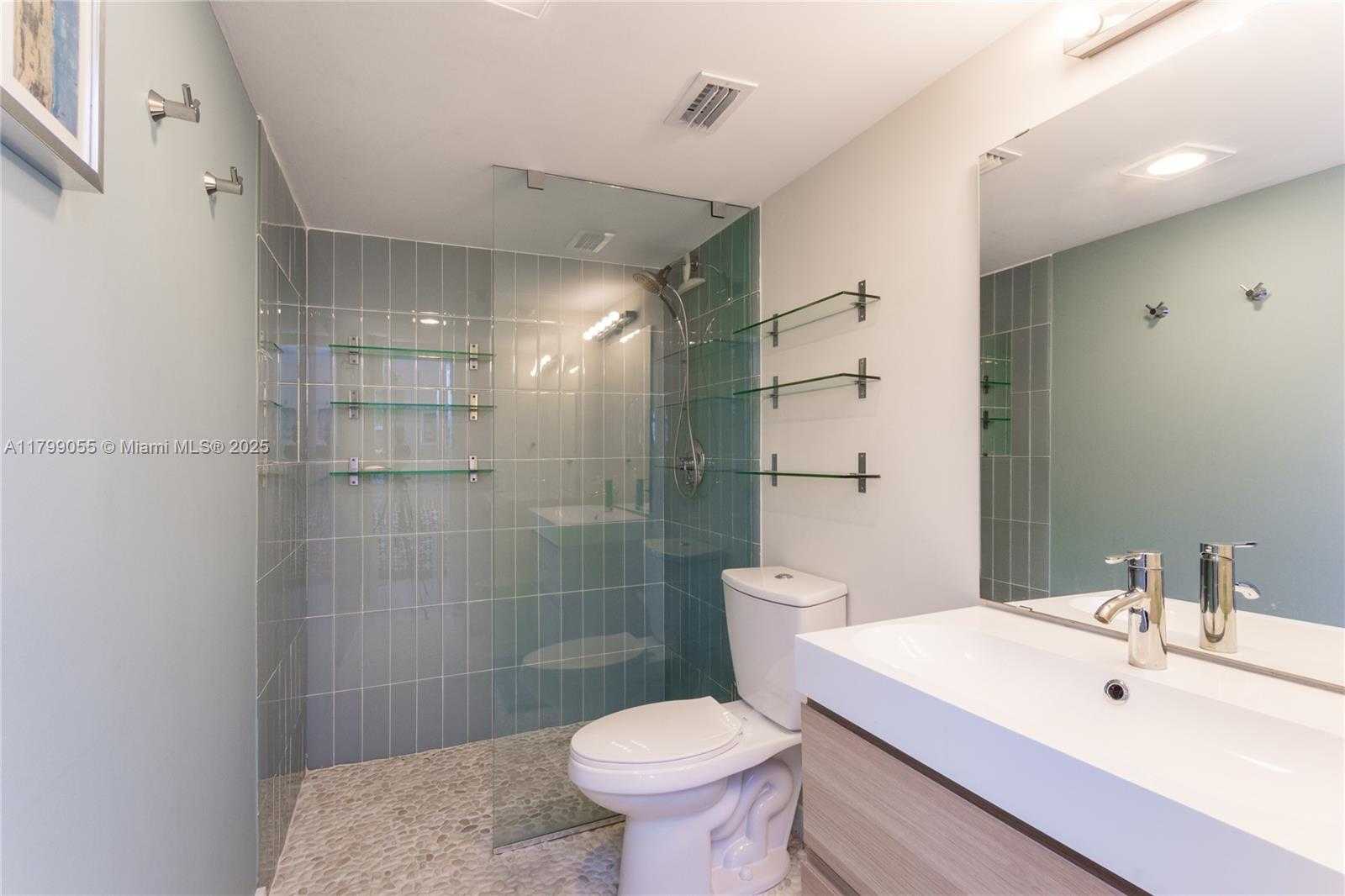 Small Image of 1020 MERIDIAN AVE #307, Miami Beach Number 12