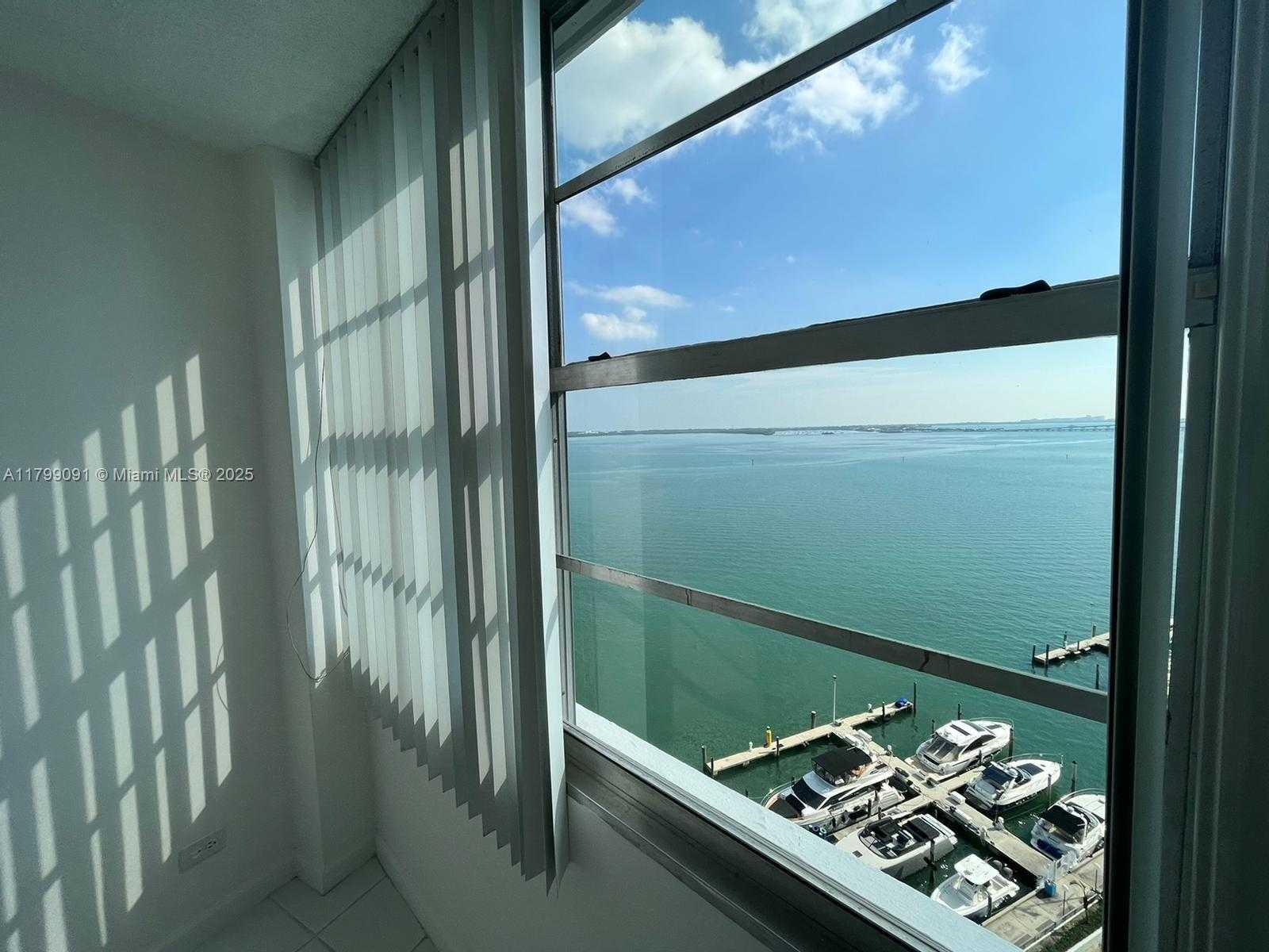 Small Image of 801 BRICKELL BAY DR #1567, Miami Number 3