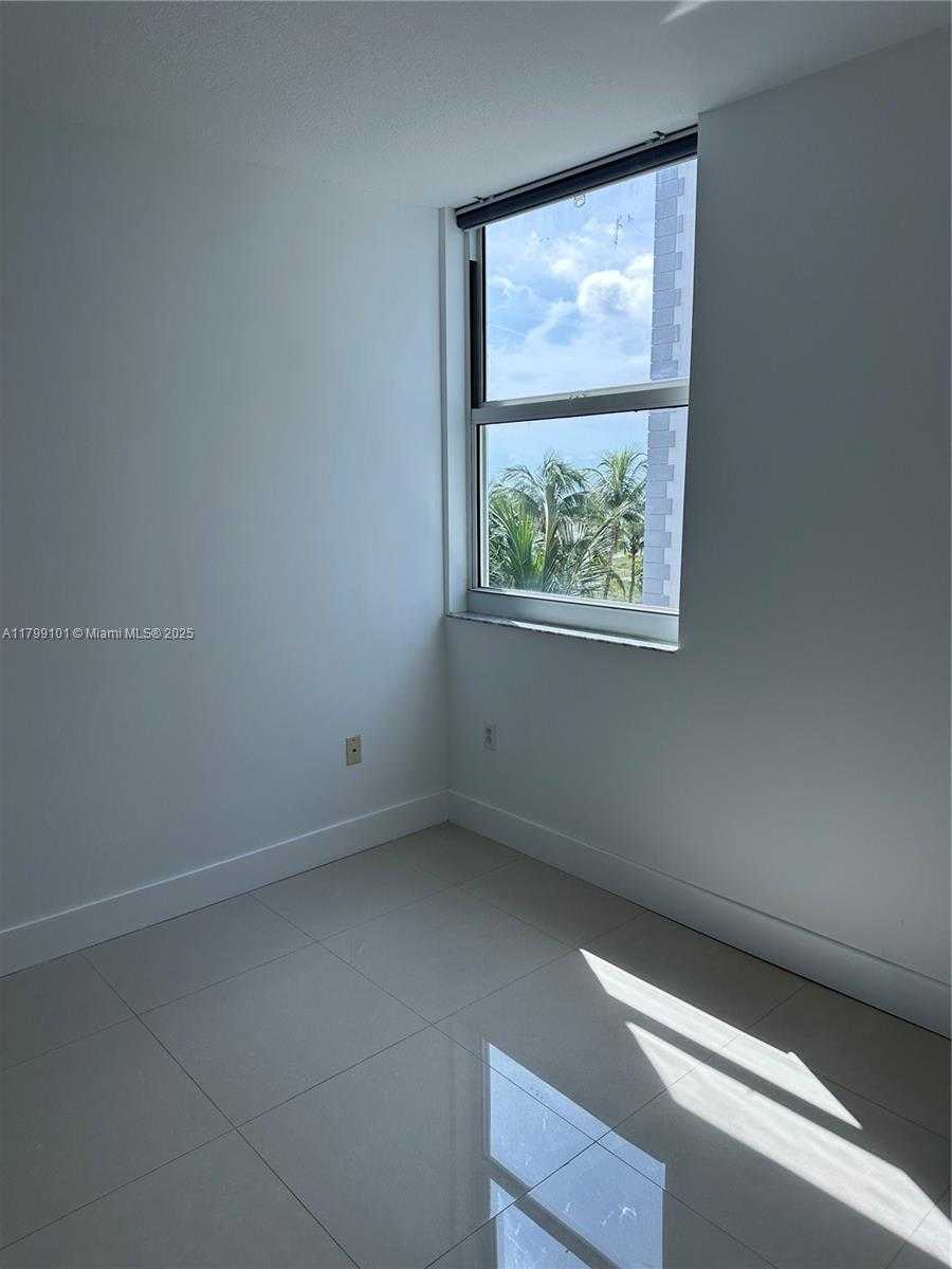 Small Image of 9201 COLLINS AVE #524, Surfside Number 19