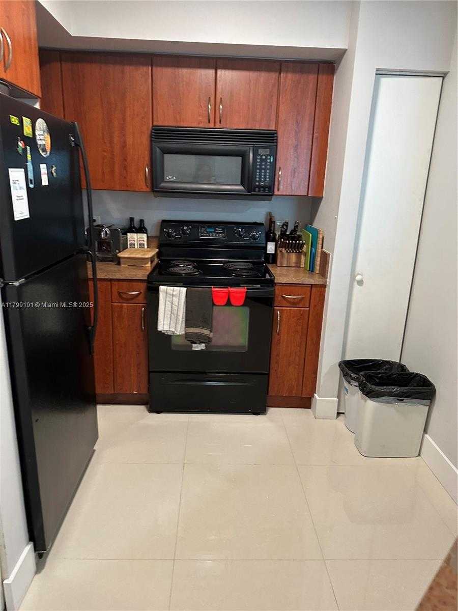 Small Image of 9201 COLLINS AVE #524, Surfside Number 5