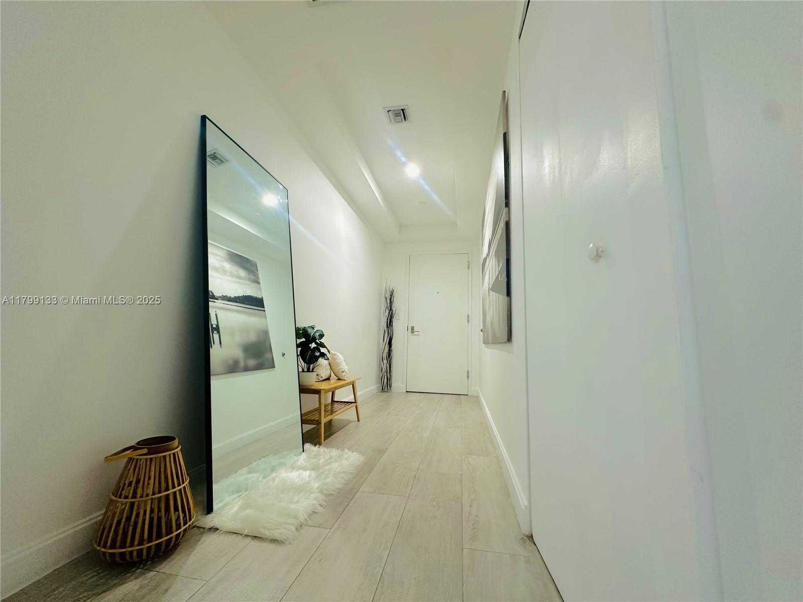 Small Image of 45 SOUTH WEST 9TH ST #2501, Miami Number 2