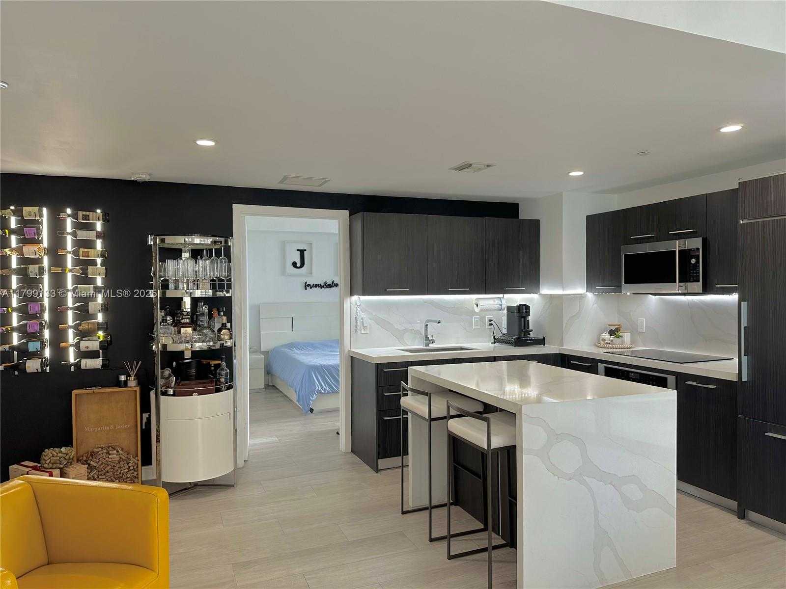 Small Image of 45 SOUTH WEST 9TH ST #2501, Miami Number 3