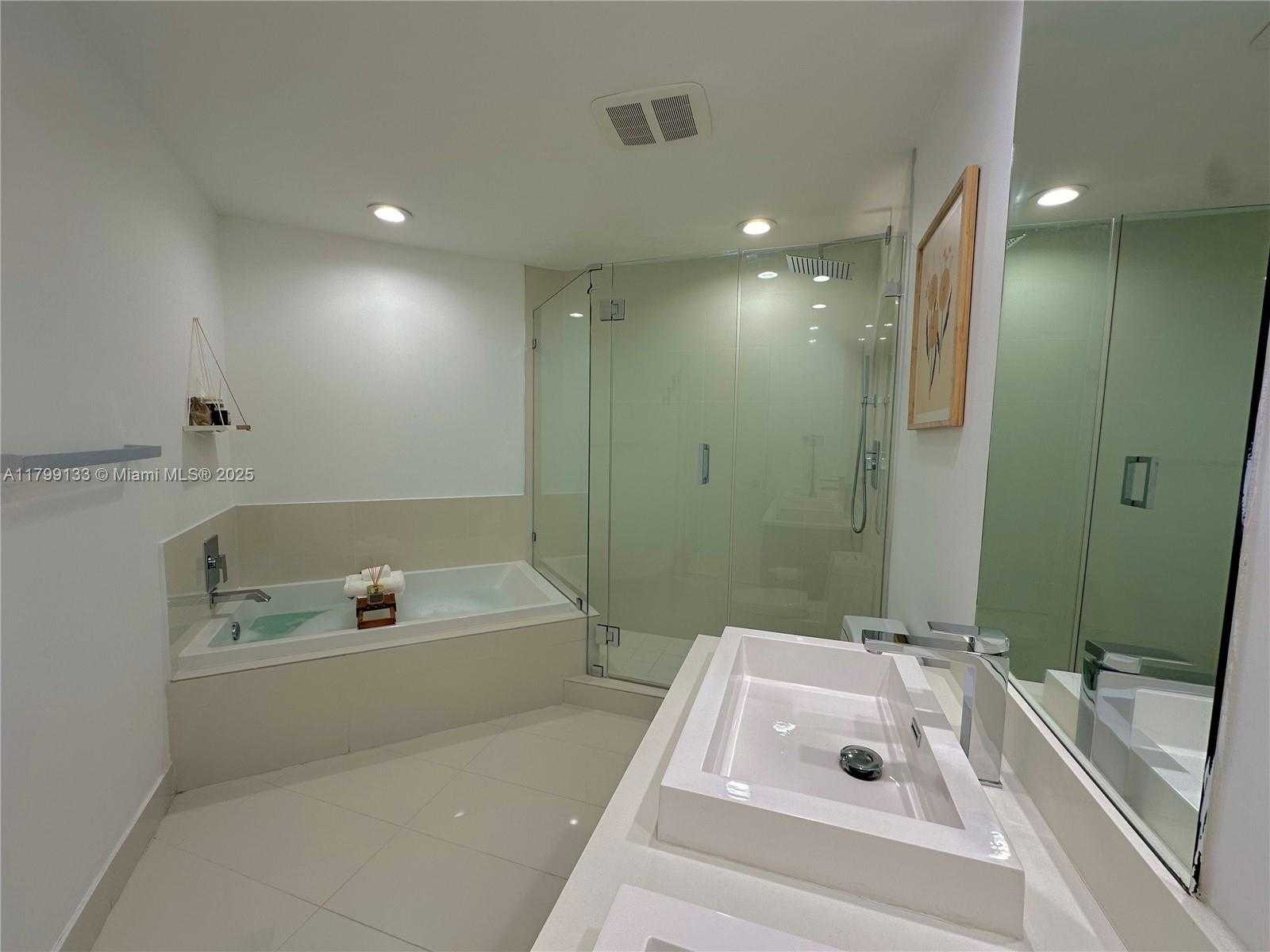 Small Image of 45 SOUTH WEST 9TH ST #2501, Miami Number 8
