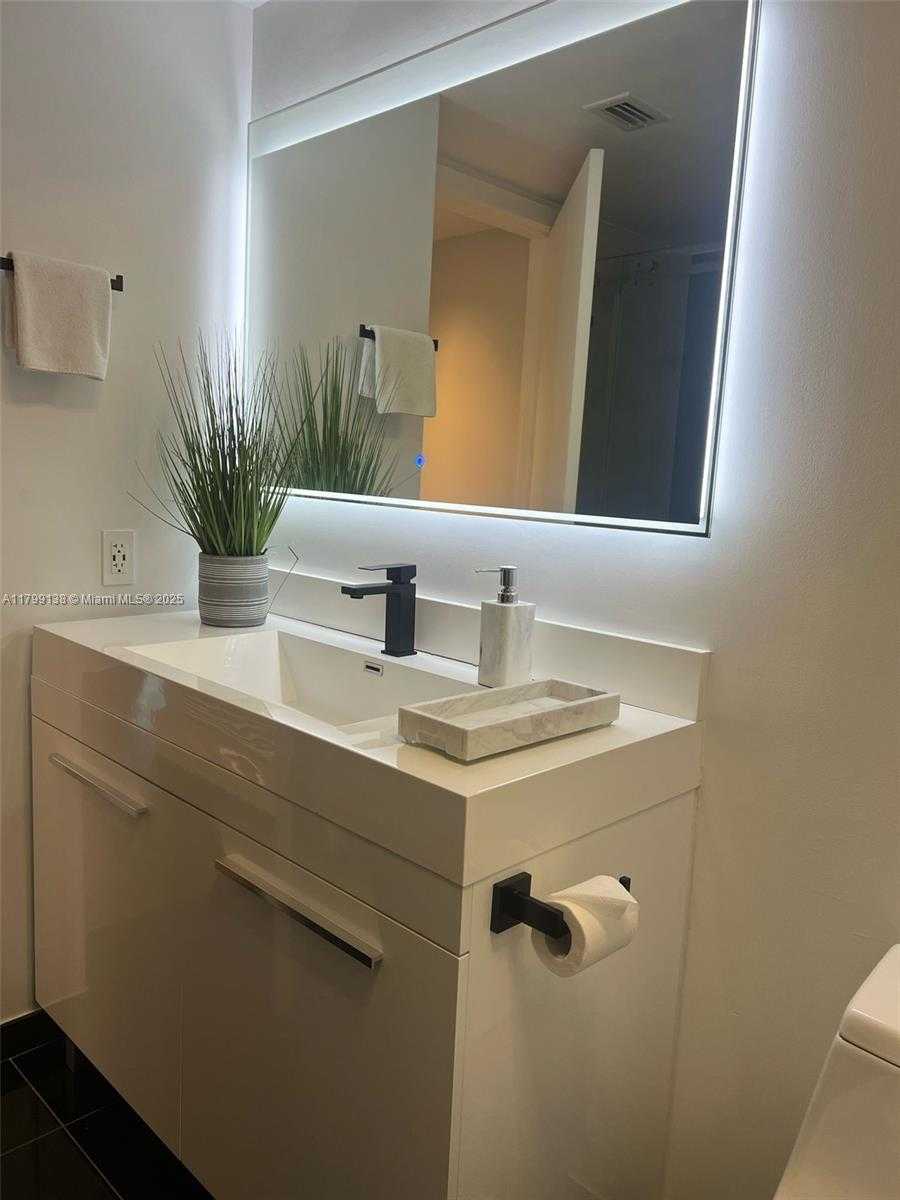 Small Image of 1861 NORTH WEST S RIVER DR #1809, Miami Number 23