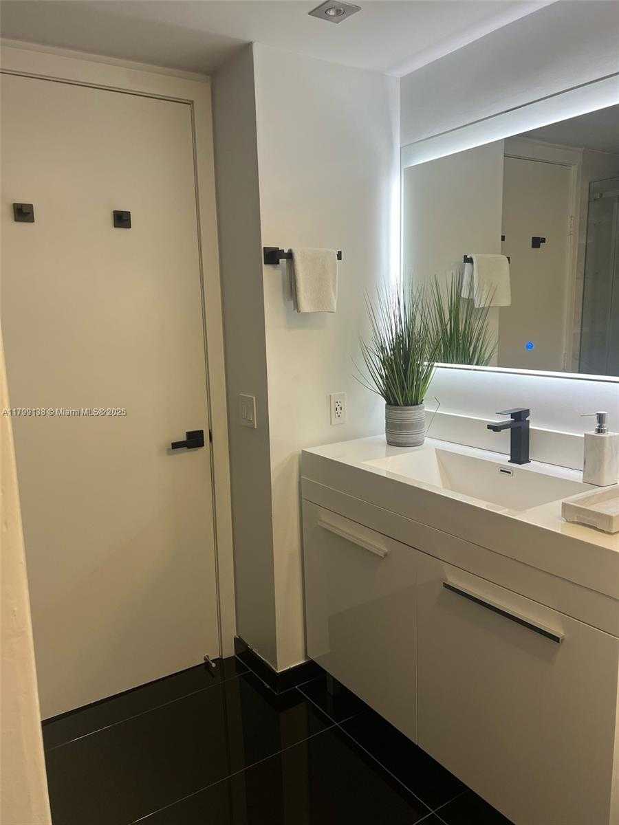 Small Image of 1861 NORTH WEST S RIVER DR #1809, Miami Number 24