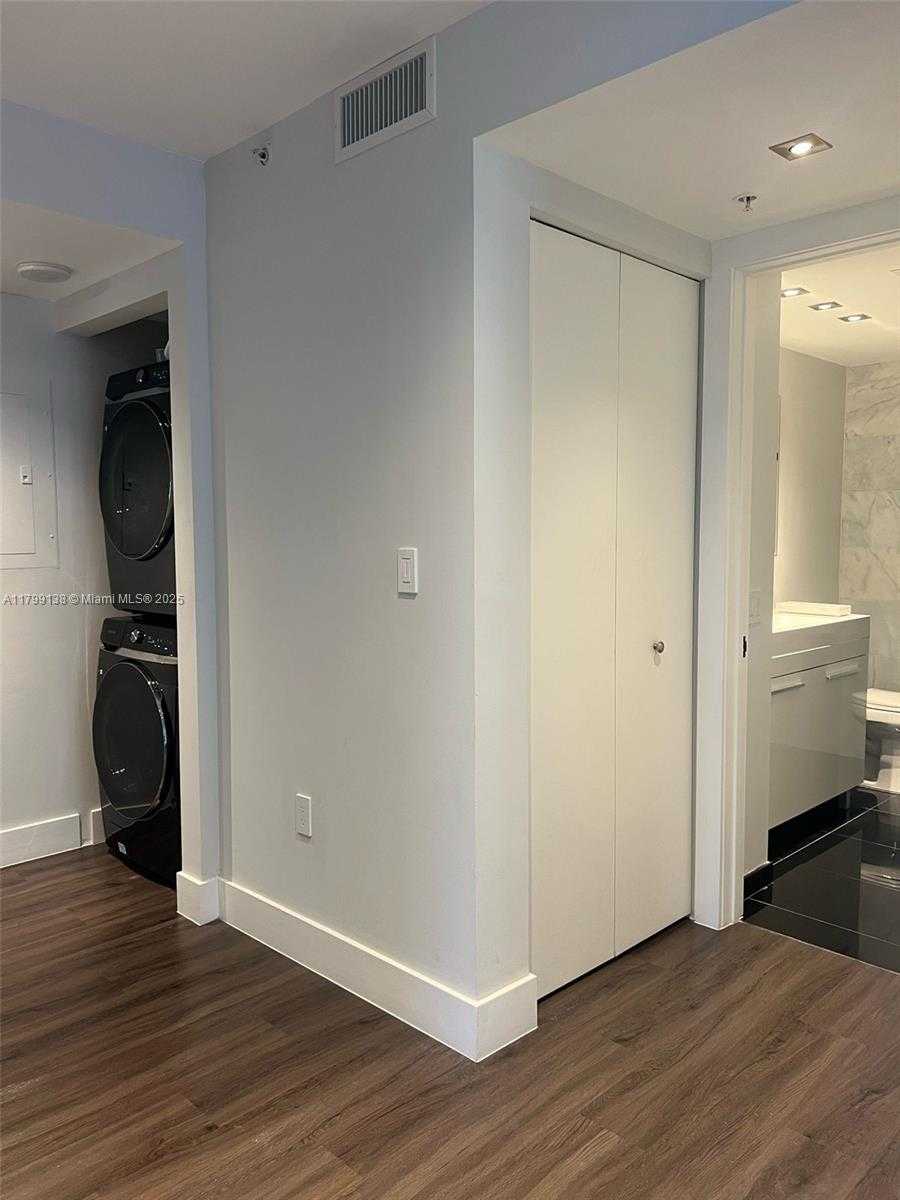 Small Image of 1861 NORTH WEST S RIVER DR #1809, Miami Number 29