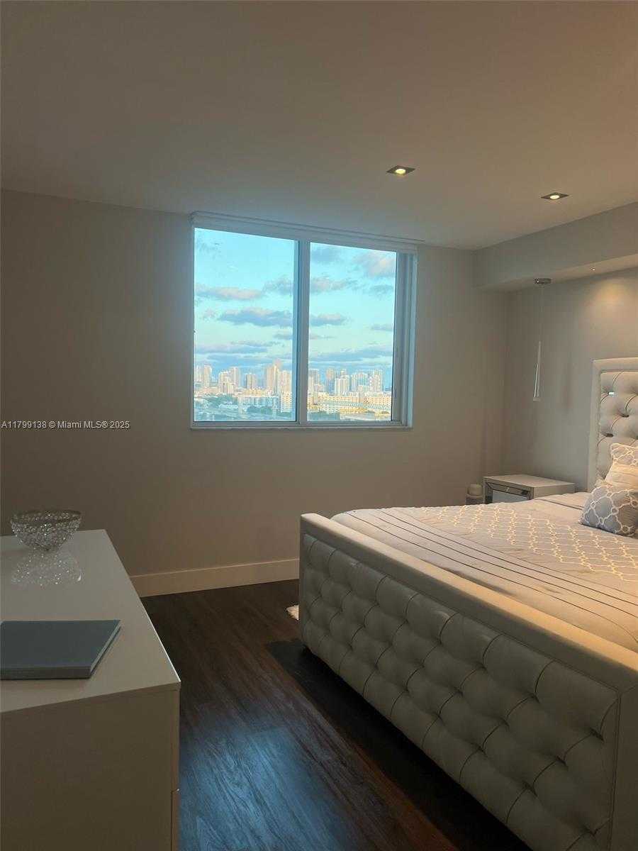 Small Image of 1861 NORTH WEST S RIVER DR #1809, Miami Number 31