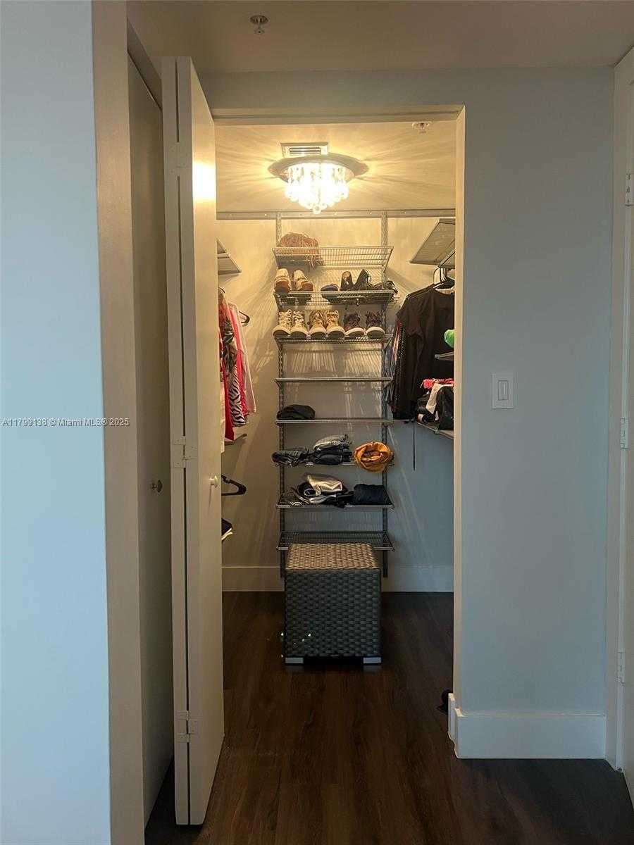 Small Image of 1861 NORTH WEST S RIVER DR #1809, Miami Number 36