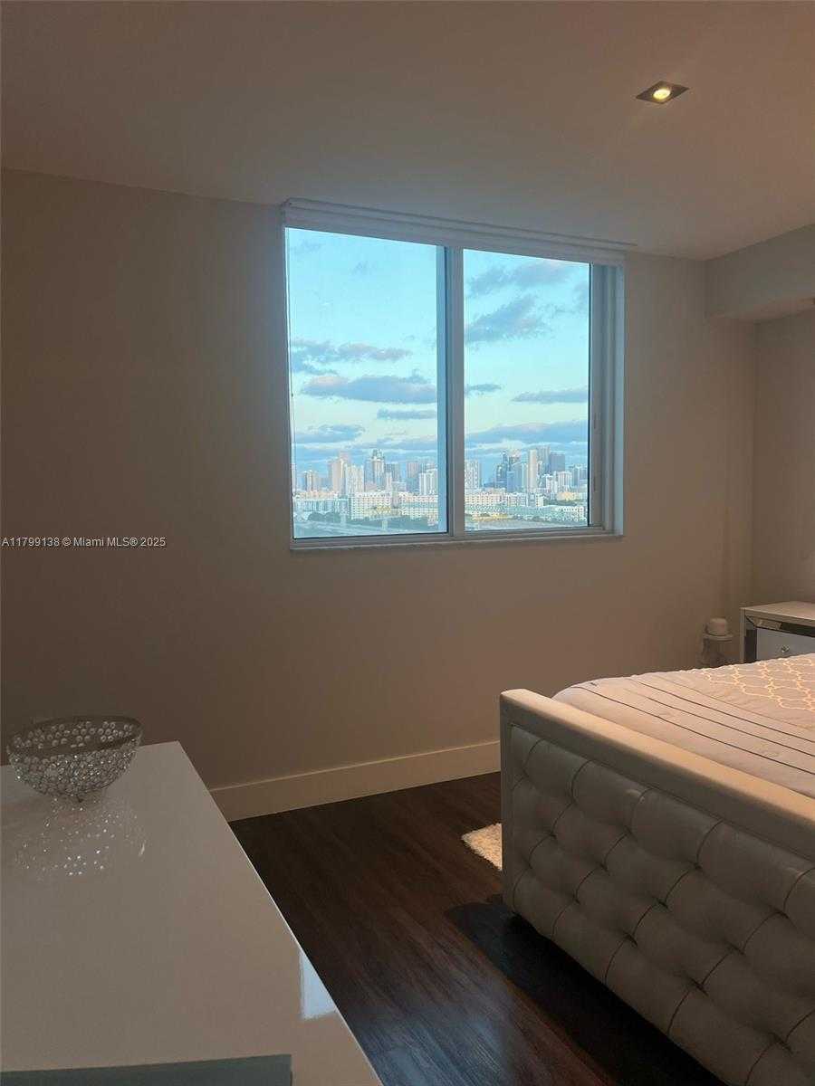 Small Image of 1861 NORTH WEST S RIVER DR #1809, Miami Number 38