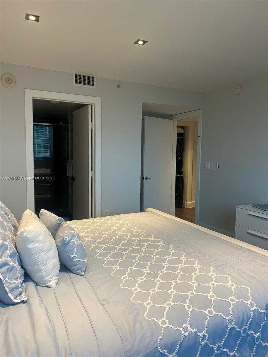 Small Image of 1861 NORTH WEST S RIVER DR #1809, Miami Number 41