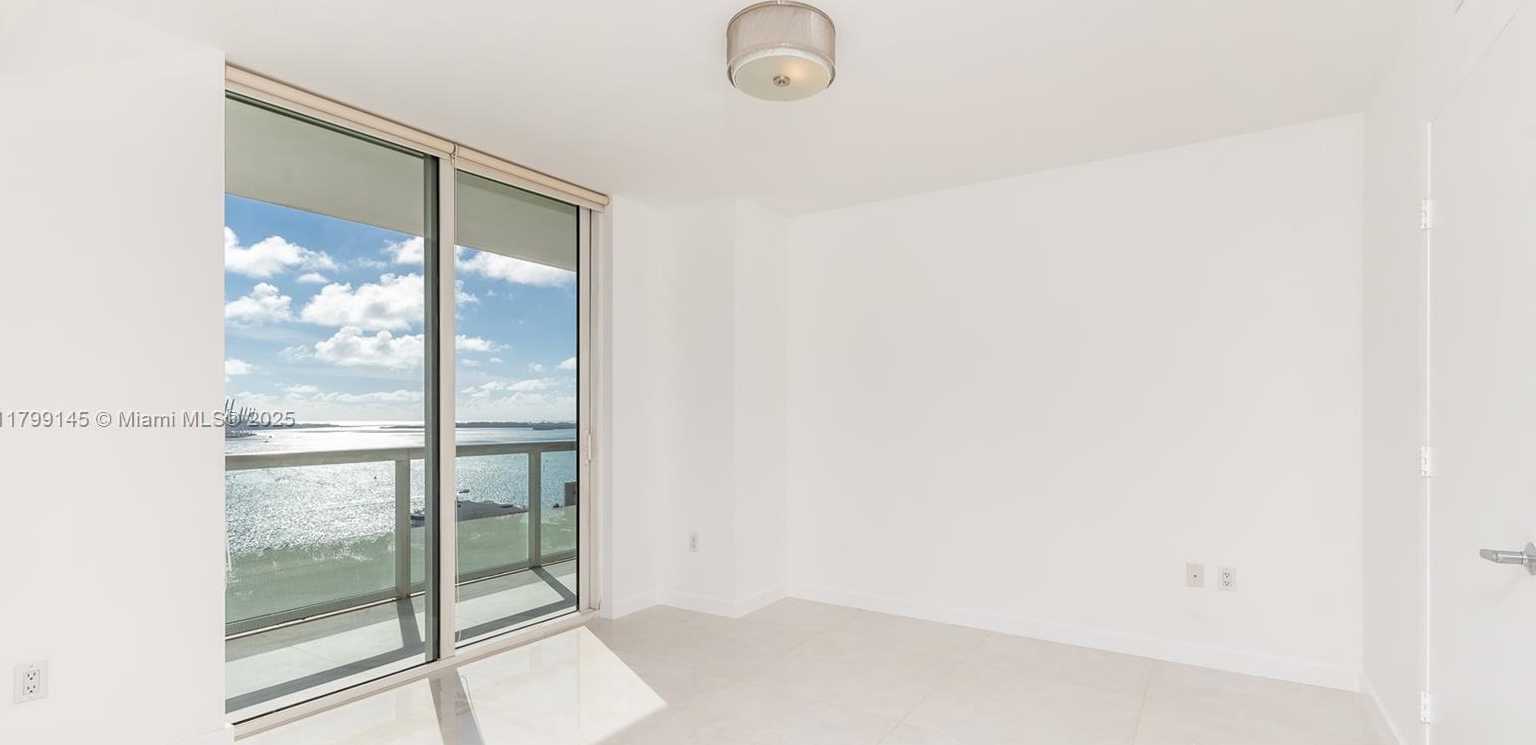 Small Image of 50 Biscayne Blvd, Miami, FL 33132, USA Number 16