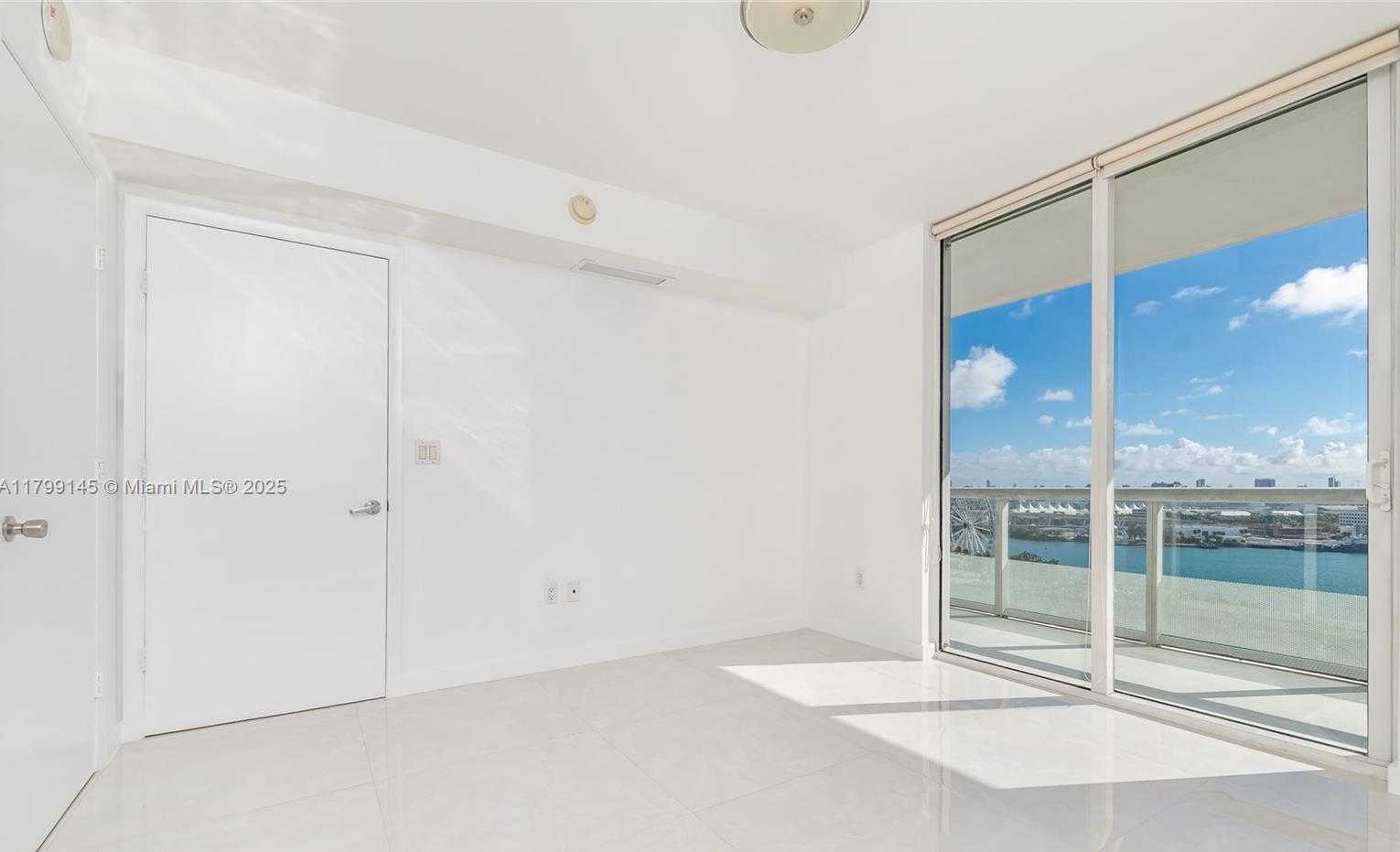 Small Image of 50 Biscayne Blvd, Miami, FL 33132, USA Number 17